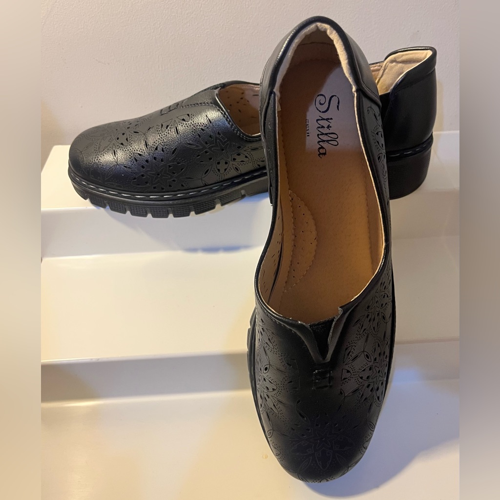 Stilla Italy Black Leather Shoes In Pristine Condition!!